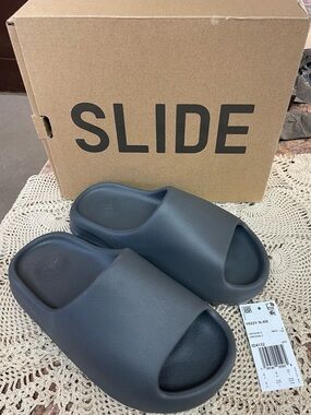 Yeezy Slides